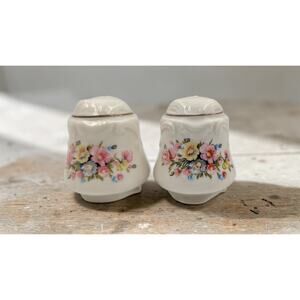 Porcelain Salt & Pepper Shakers Featuring Floral Design With Gold Trim Vintage